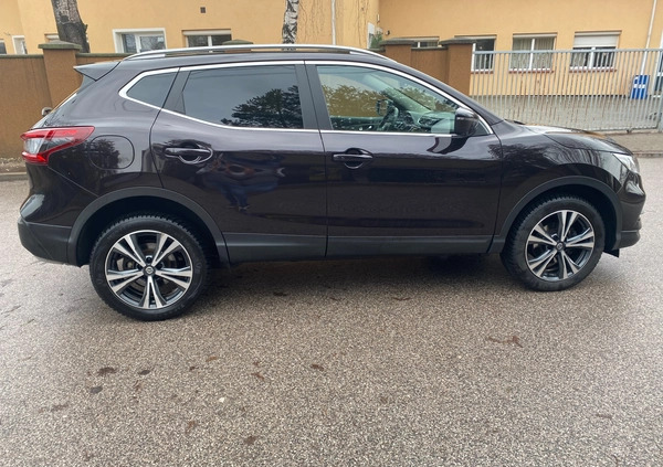 Nissan Qashqai cena 71000 przebieg: 75000, rok produkcji 2018 z Jawor małe 211